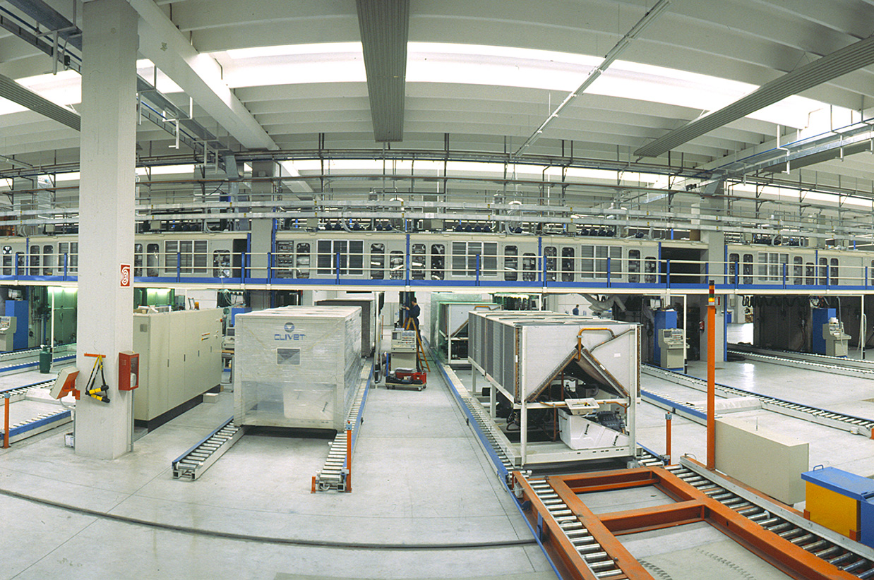 Une photo aérienne de la zone de production basée à Feltre, excellence certifiée